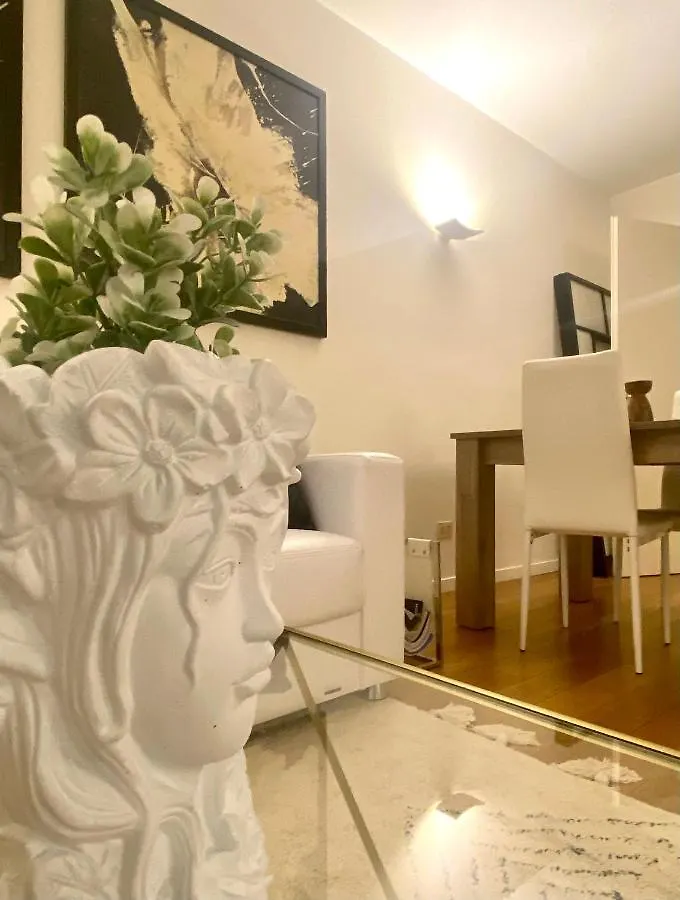 J'Adore Apartment Alla Scala Milan