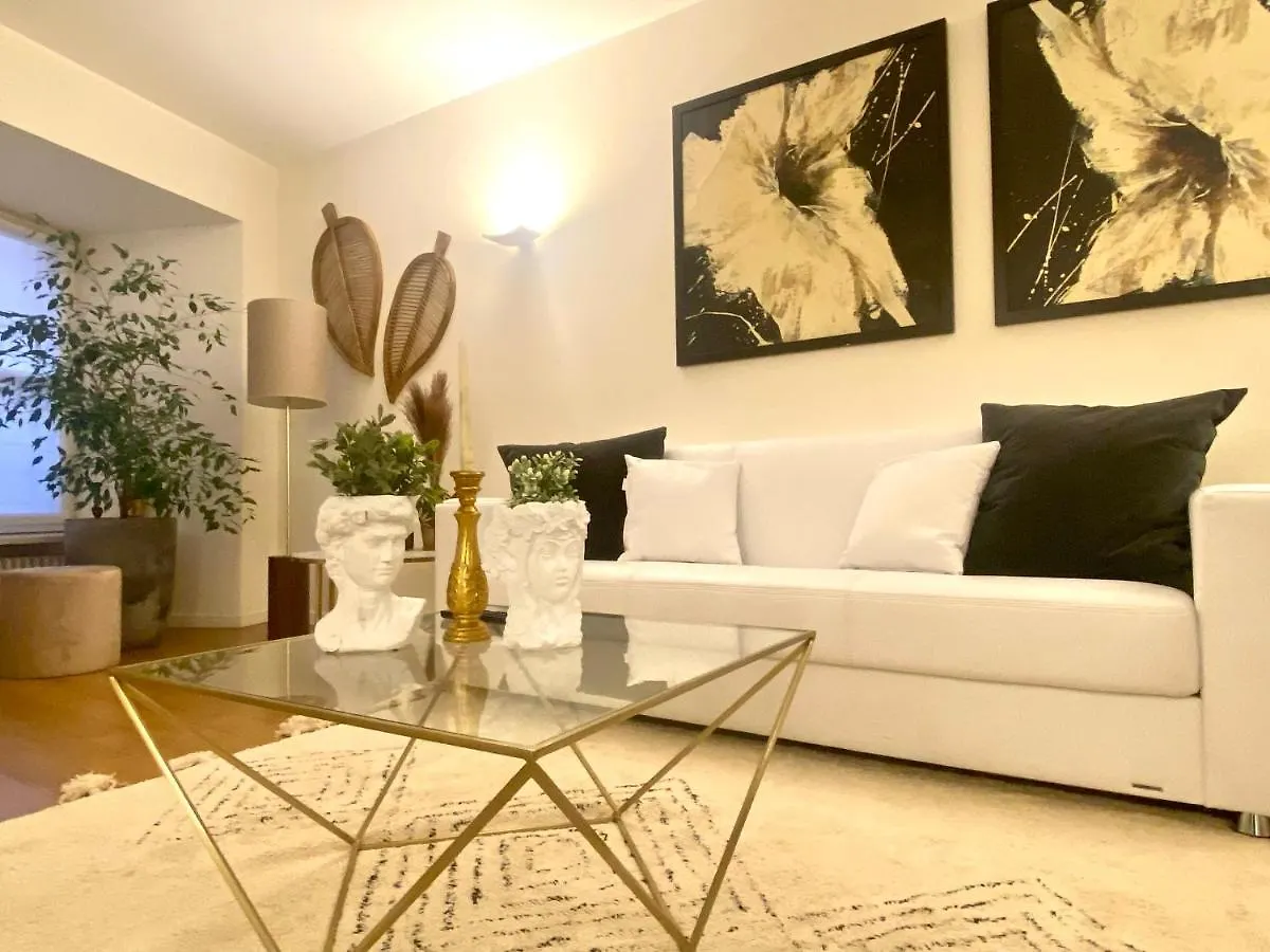 J'Adore Apartment Alla Scala Milan