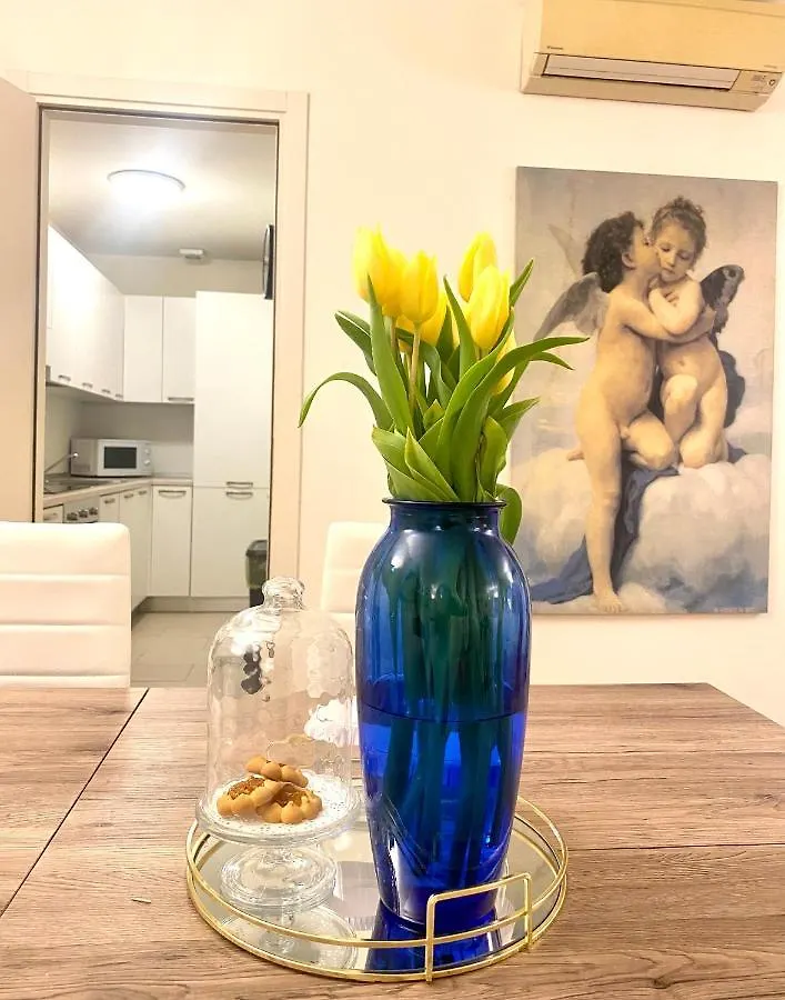 J'Adore Apartment Alla Scala Milan