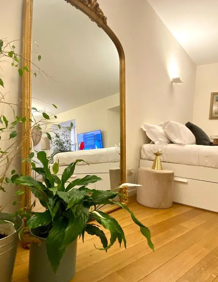 J'Adore Apartment Alla Scala Milan