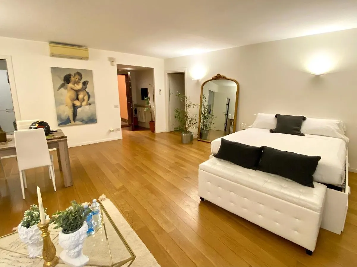 J'Adore Apartment Alla Scala Milan Italy